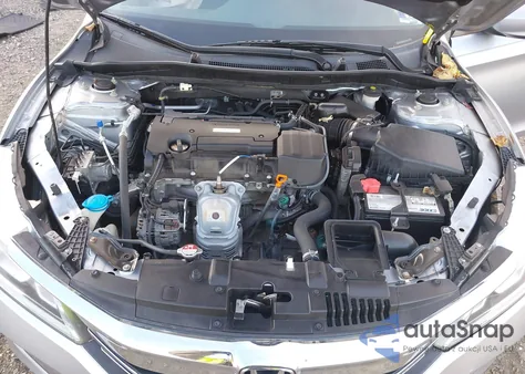 2017 Honda Accord Lx z USA, uszkodzony, nr VIN 1HGCR2F38HA301302